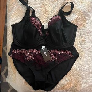 BNWT Elila matching set.